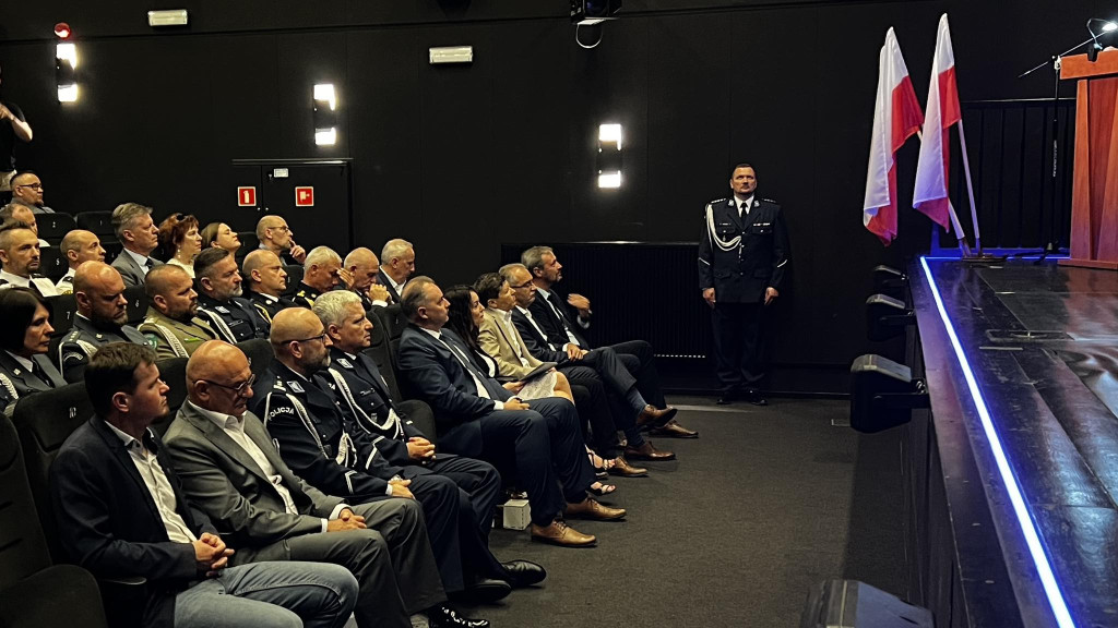 Uznanie dla najlepszych. Policjanci z medalami i awansami