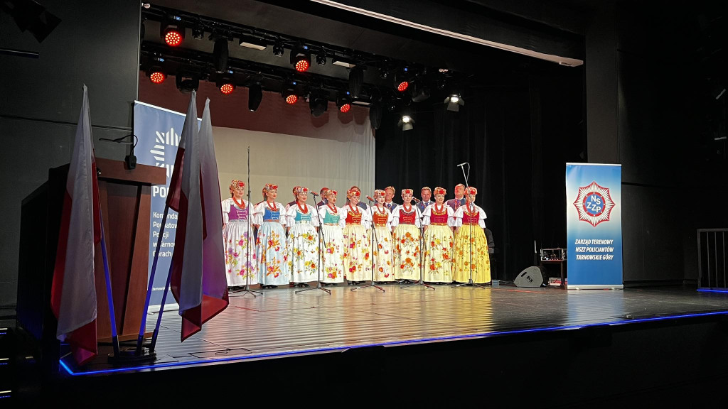 Uznanie dla najlepszych. Policjanci z medalami i awansami