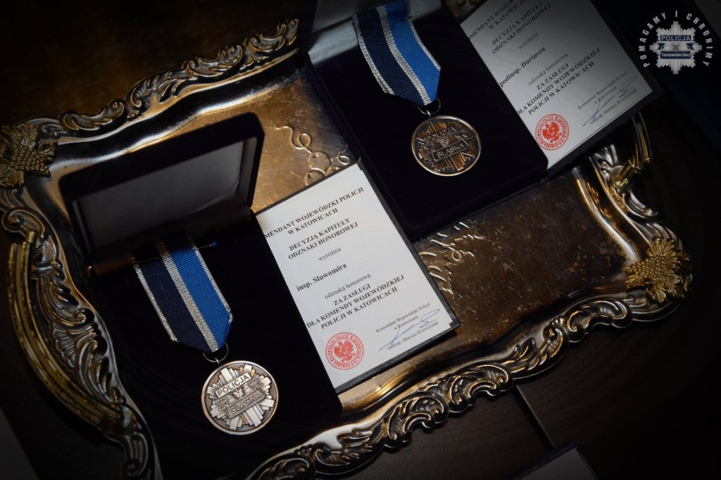 Uznanie dla najlepszych. Policjanci z medalami i awansami