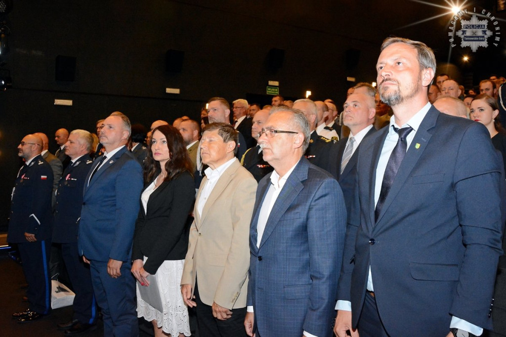 Uznanie dla najlepszych. Policjanci z medalami i awansami