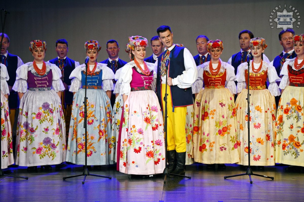 Uznanie dla najlepszych. Policjanci z medalami i awansami