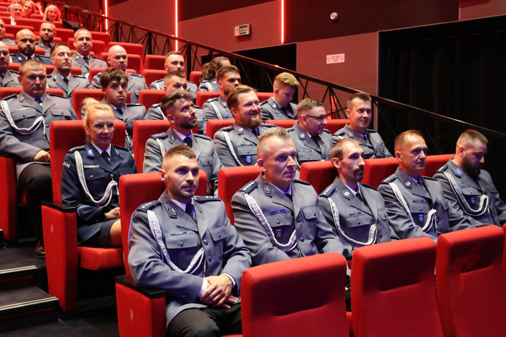 Święto Policji w Piekarach Śląskich. Awanse i nagrody