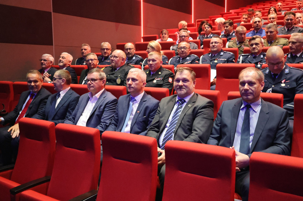 Święto Policji w Piekarach Śląskich. Awanse i nagrody