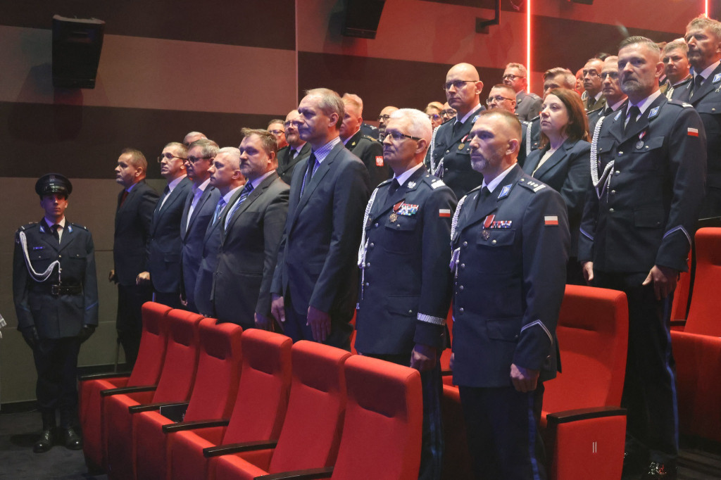 Święto Policji w Piekarach Śląskich. Awanse i nagrody