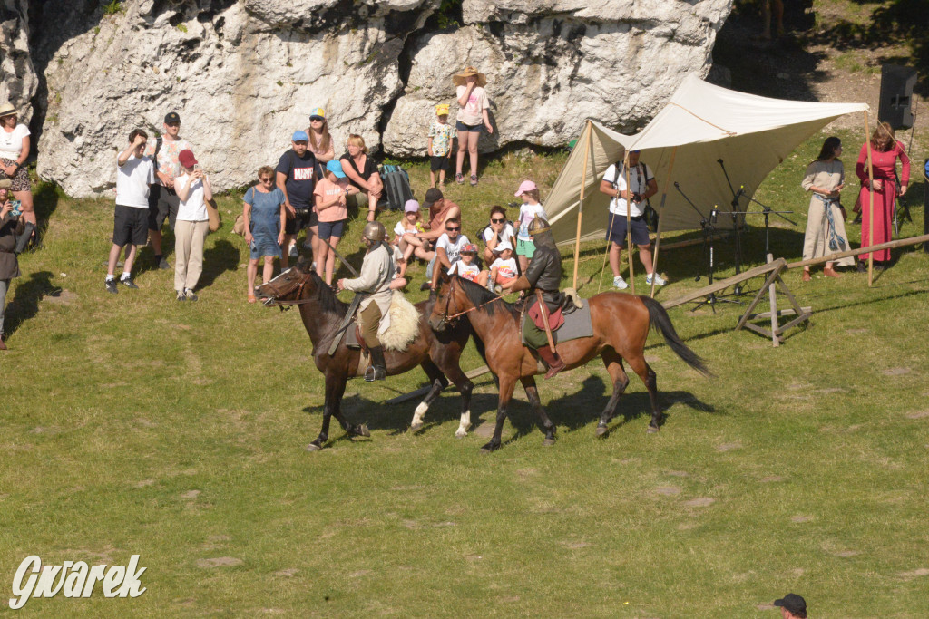 Najazd Barbarzyńców na zamek Ogrodzieniec
