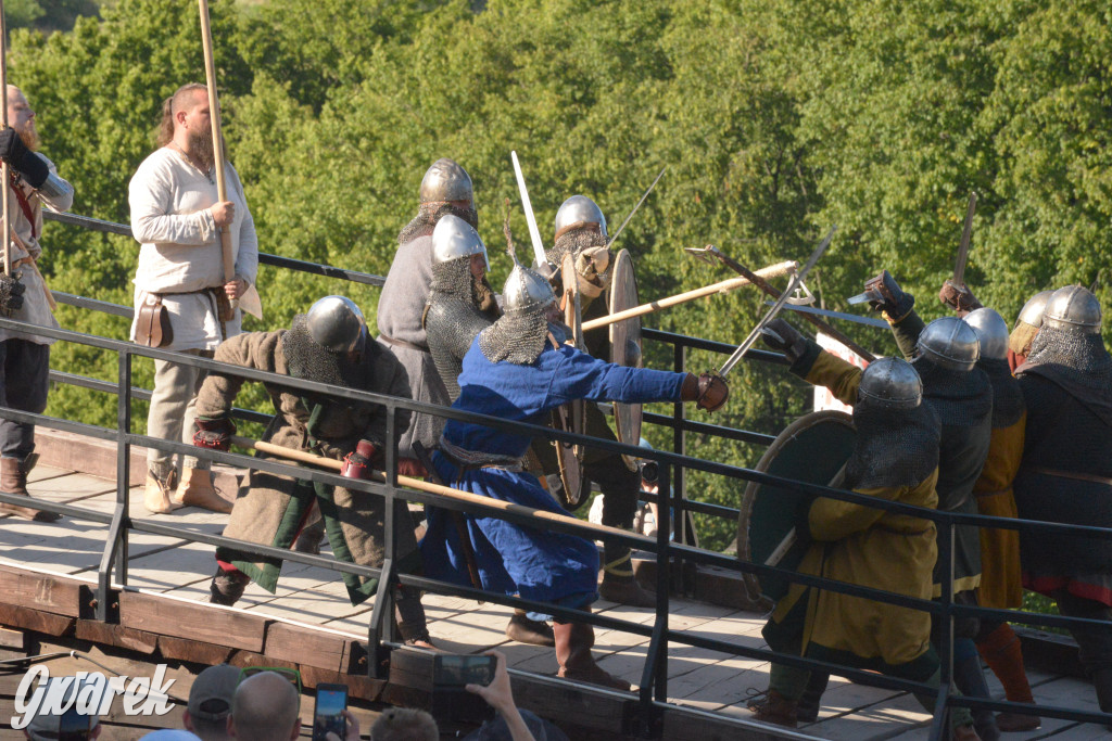 Najazd Barbarzyńców na zamek Ogrodzieniec