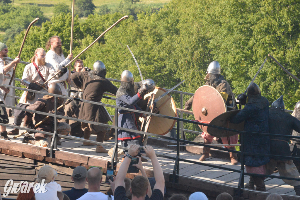 Najazd Barbarzyńców na zamek Ogrodzieniec