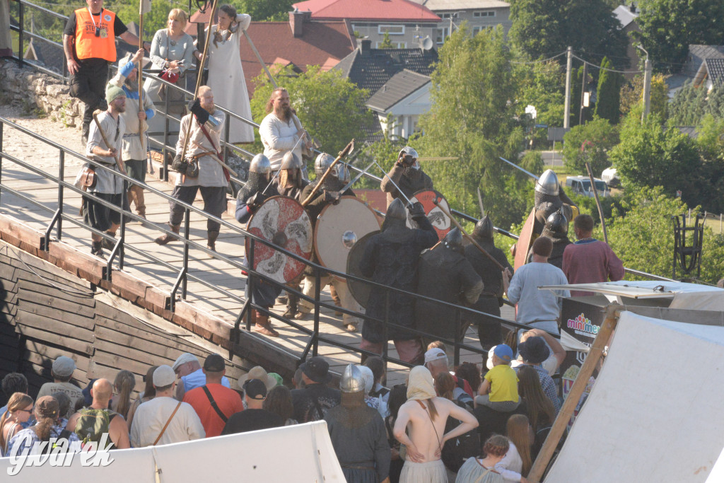 Najazd Barbarzyńców na zamek Ogrodzieniec