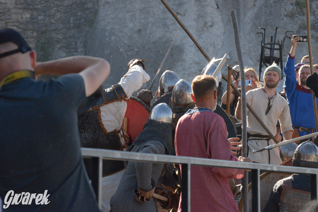 Najazd Barbarzyńców na zamek Ogrodzieniec