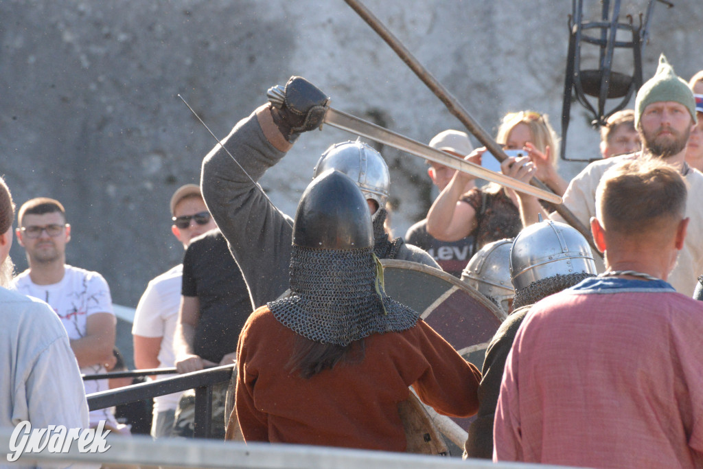 Najazd Barbarzyńców na zamek Ogrodzieniec