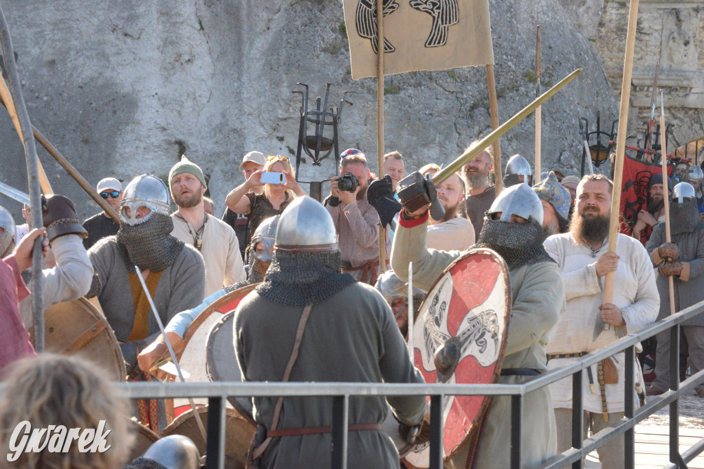 Najazd Barbarzyńców na zamek Ogrodzieniec