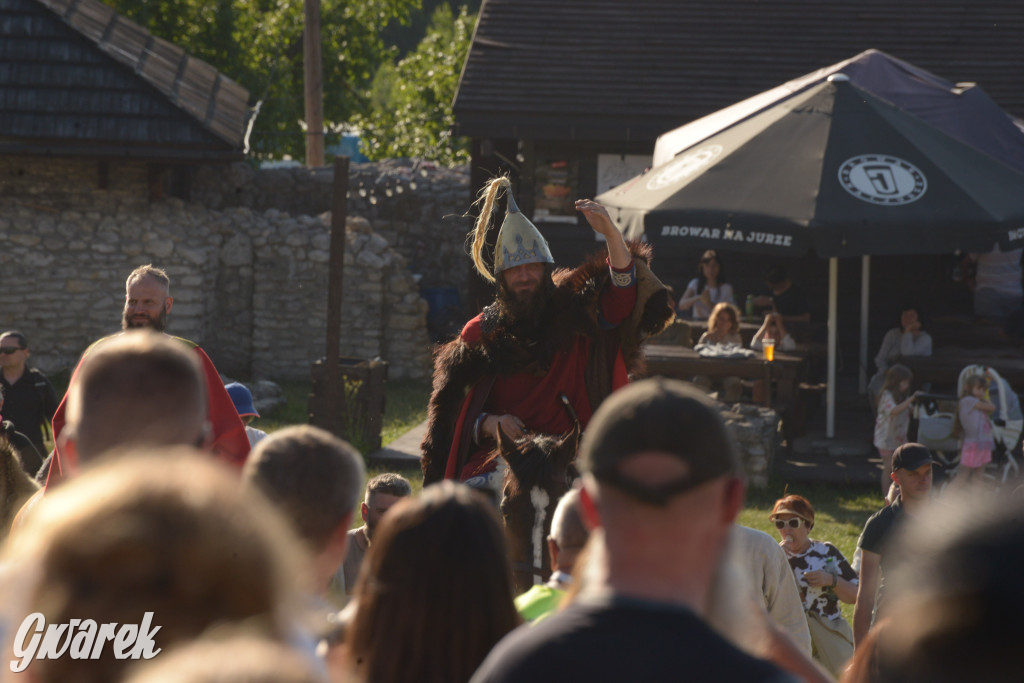 Najazd Barbarzyńców na zamek Ogrodzieniec
