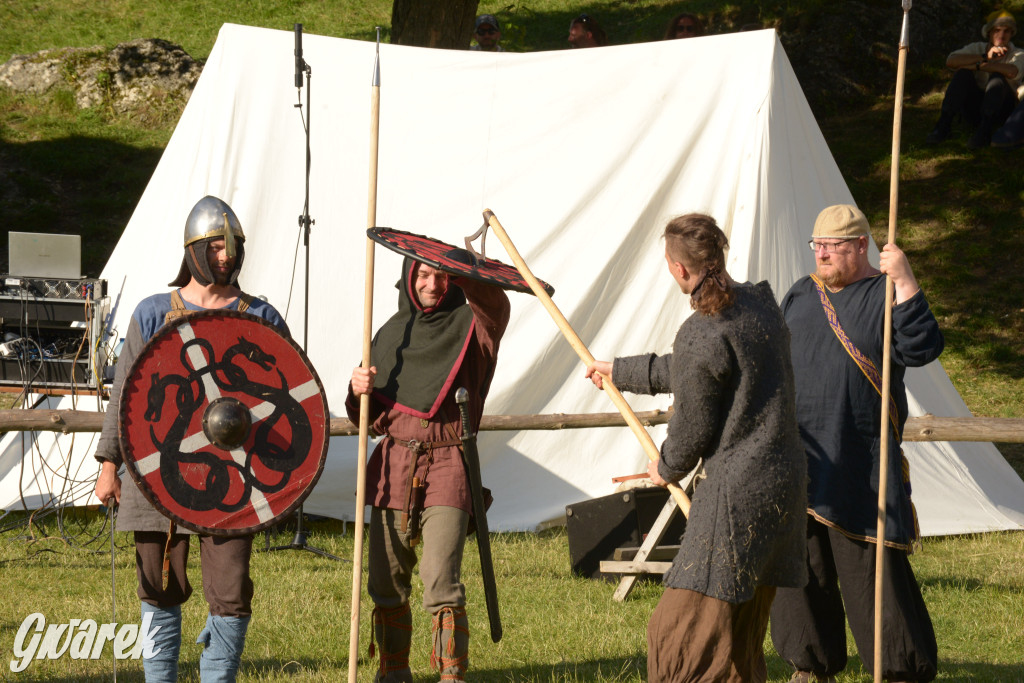 Najazd Barbarzyńców na zamek Ogrodzieniec