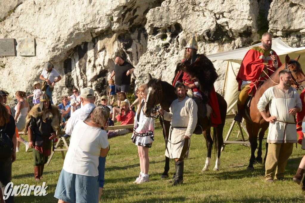 Najazd Barbarzyńców na zamek Ogrodzieniec