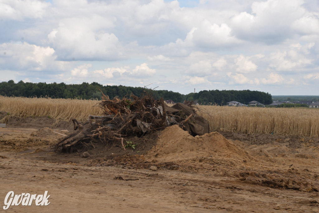 Budowa drogi między Sielanką a Laryszowem
