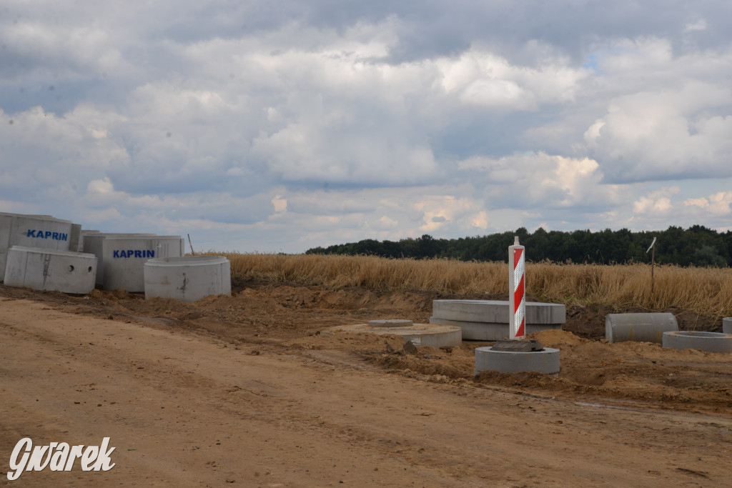 Budowa drogi między Sielanką a Laryszowem