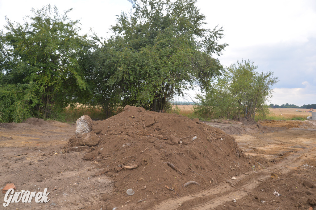 Budowa drogi między Sielanką a Laryszowem