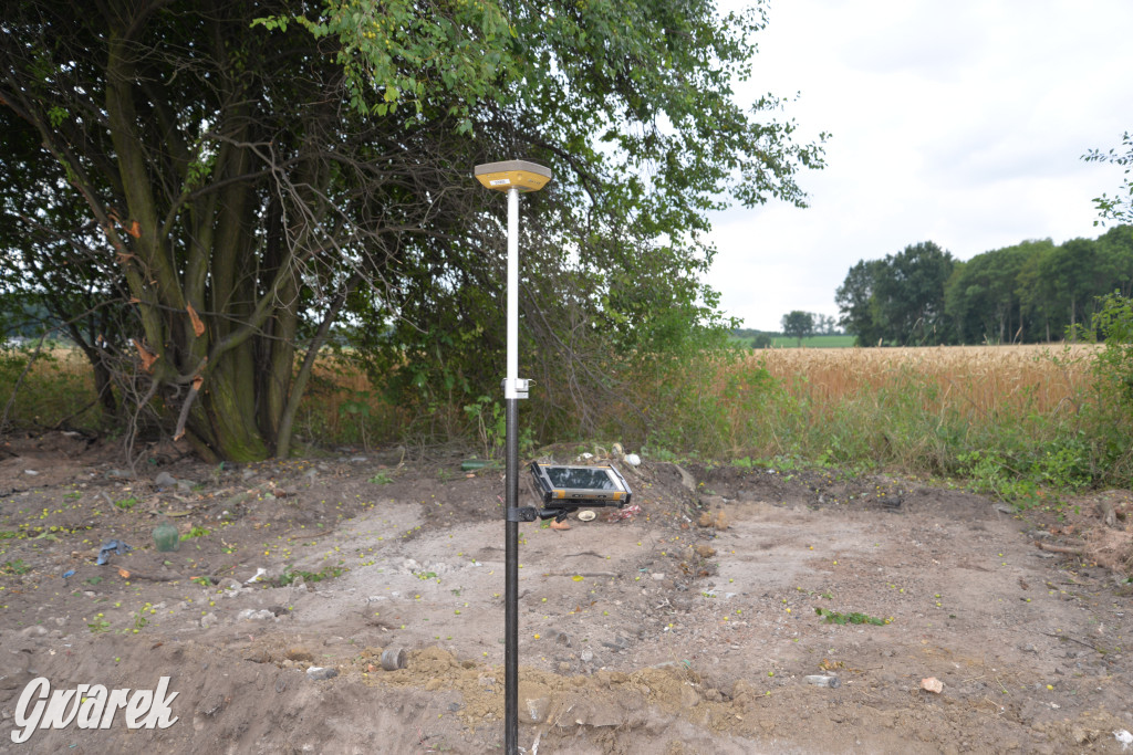 Budowa drogi między Sielanką a Laryszowem