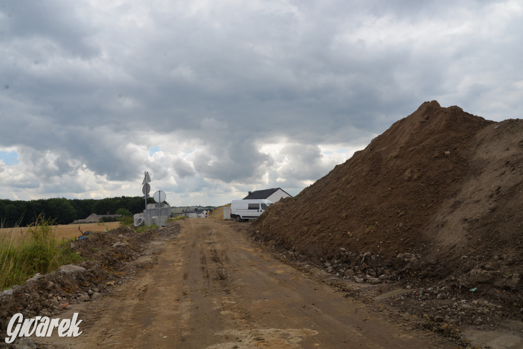 Budowa drogi między Sielanką a Laryszowem