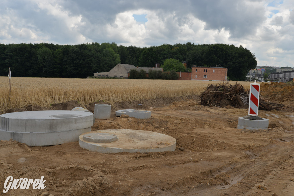 Budowa drogi między Sielanką a Laryszowem