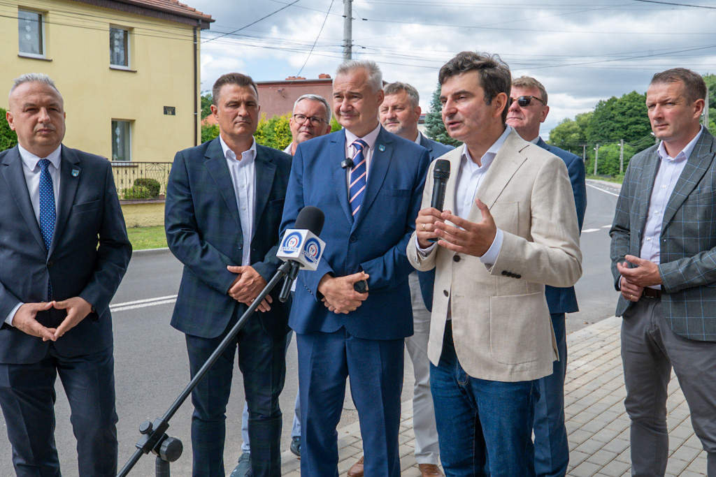 Powiat tarnogórski. Wojewoda na otwarciu drogi