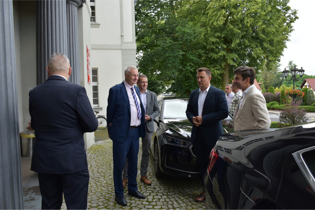 Powiat tarnogórski. Wojewoda na otwarciu drogi