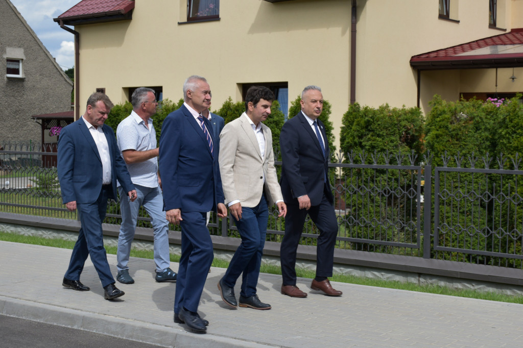 Powiat tarnogórski. Wojewoda na otwarciu drogi