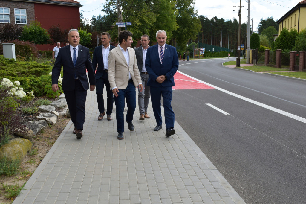 Powiat tarnogórski. Wojewoda na otwarciu drogi