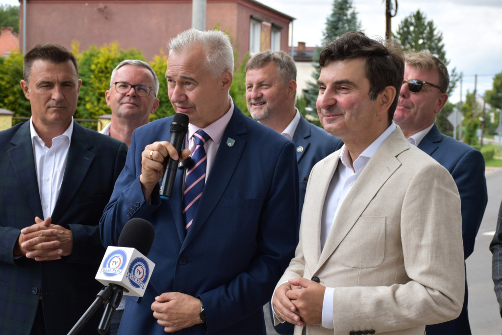 Powiat tarnogórski. Wojewoda na otwarciu drogi