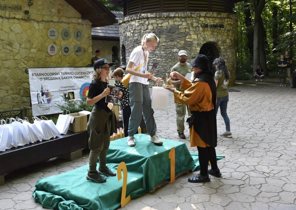 Tarnowskie Góry. Łucznicy w parku Repeckim [FOTO]