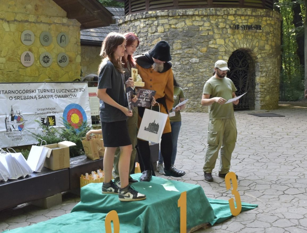 Tarnowskie Góry. Łucznicy w parku Repeckim [FOTO]