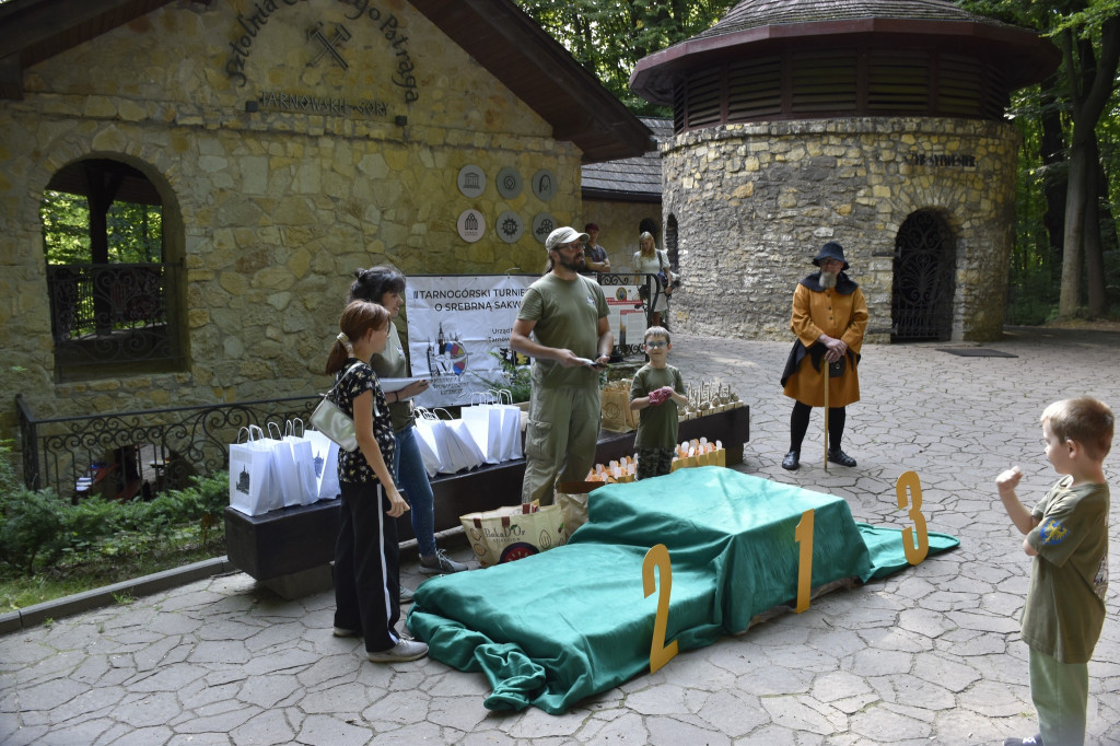 Tarnowskie Góry. Łucznicy w parku Repeckim [FOTO]