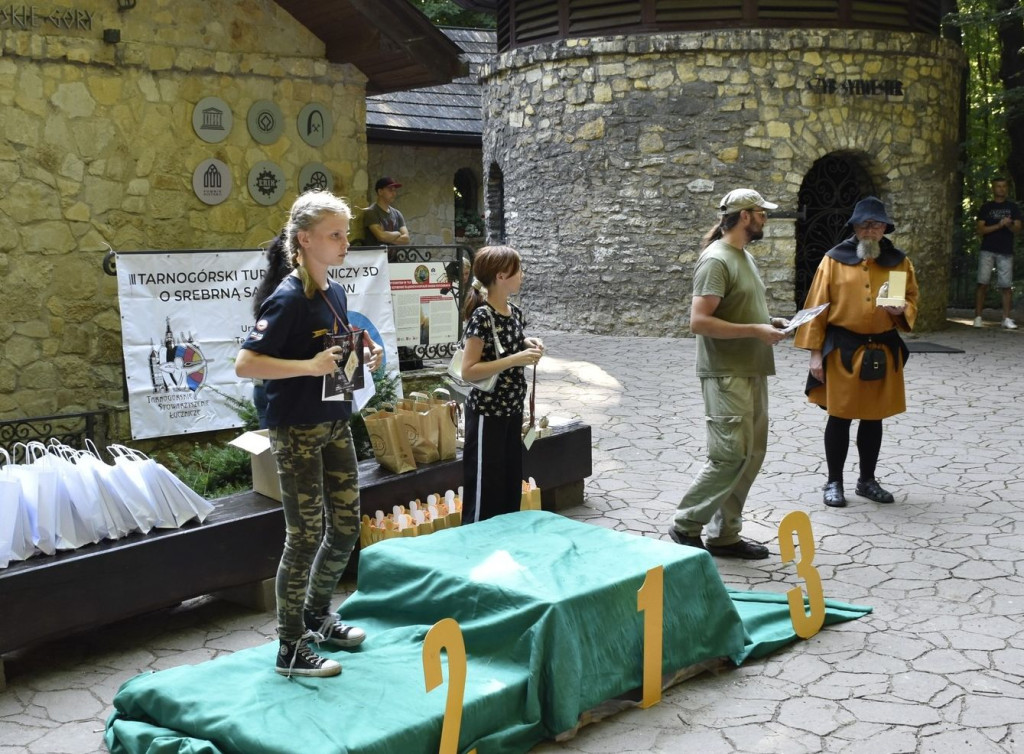 Tarnowskie Góry. Łucznicy w parku Repeckim [FOTO]