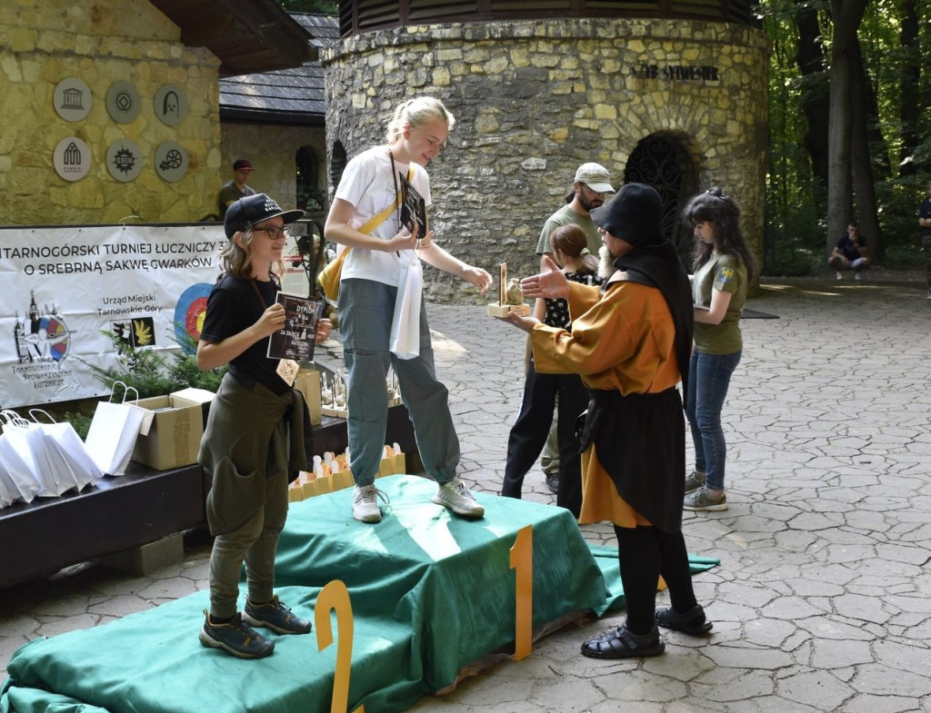 Tarnowskie Góry. Łucznicy w parku Repeckim [FOTO]