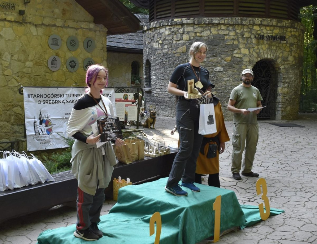 Tarnowskie Góry. Łucznicy w parku Repeckim [FOTO]