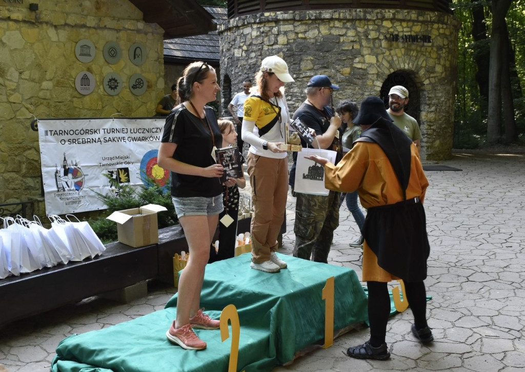 Tarnowskie Góry. Łucznicy w parku Repeckim [FOTO]
