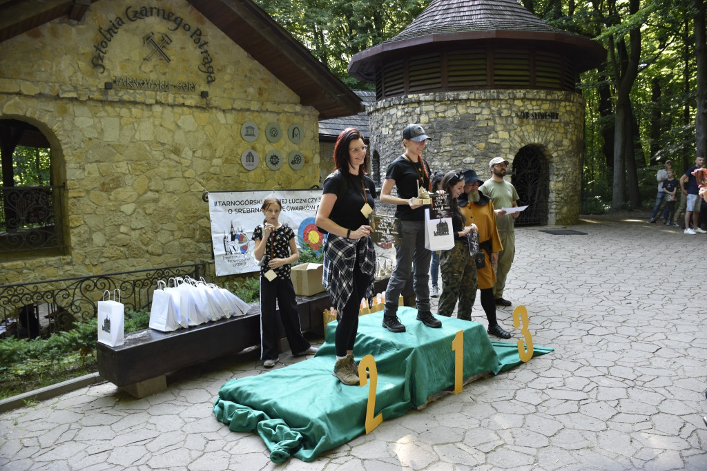Tarnowskie Góry. Łucznicy w parku Repeckim [FOTO]