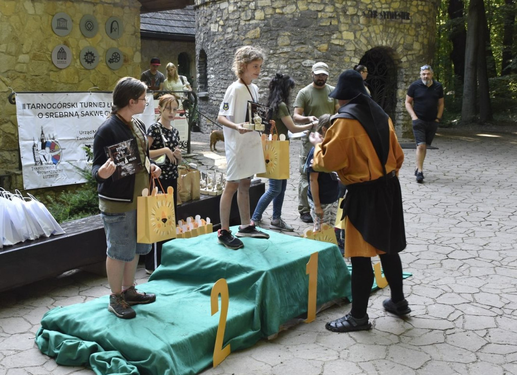 Tarnowskie Góry. Łucznicy w parku Repeckim [FOTO]