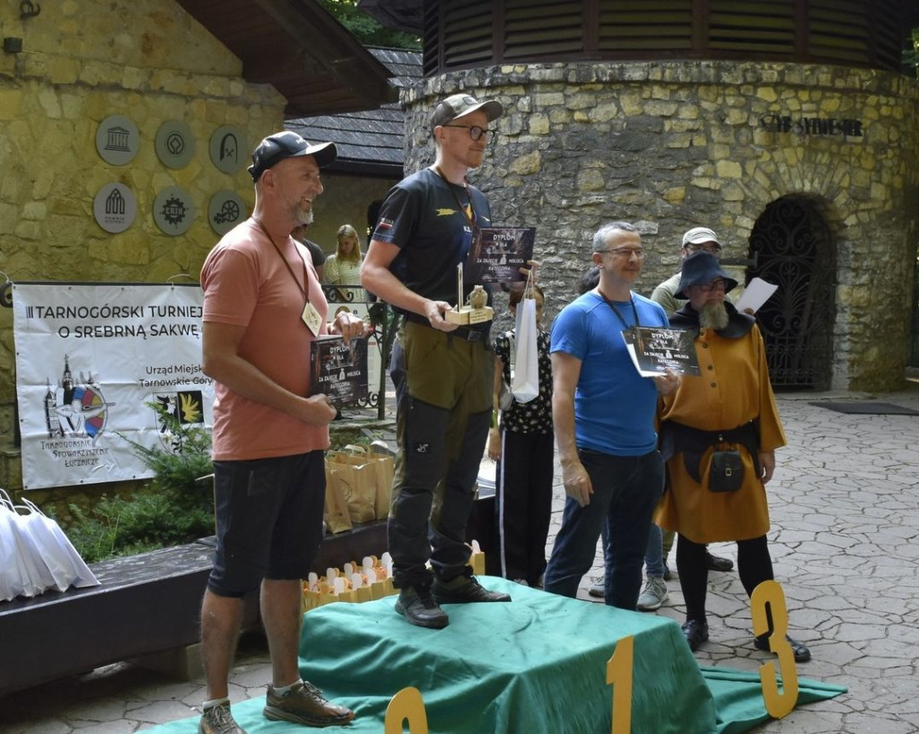 Tarnowskie Góry. Łucznicy w parku Repeckim [FOTO]