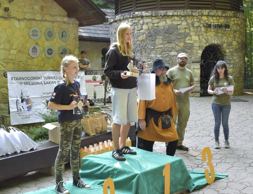 Tarnowskie Góry. Łucznicy w parku Repeckim [FOTO]