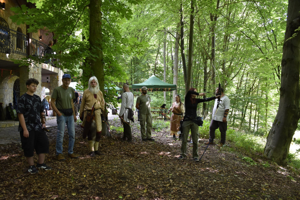 Tarnowskie Góry. Łucznicy w parku Repeckim [FOTO]