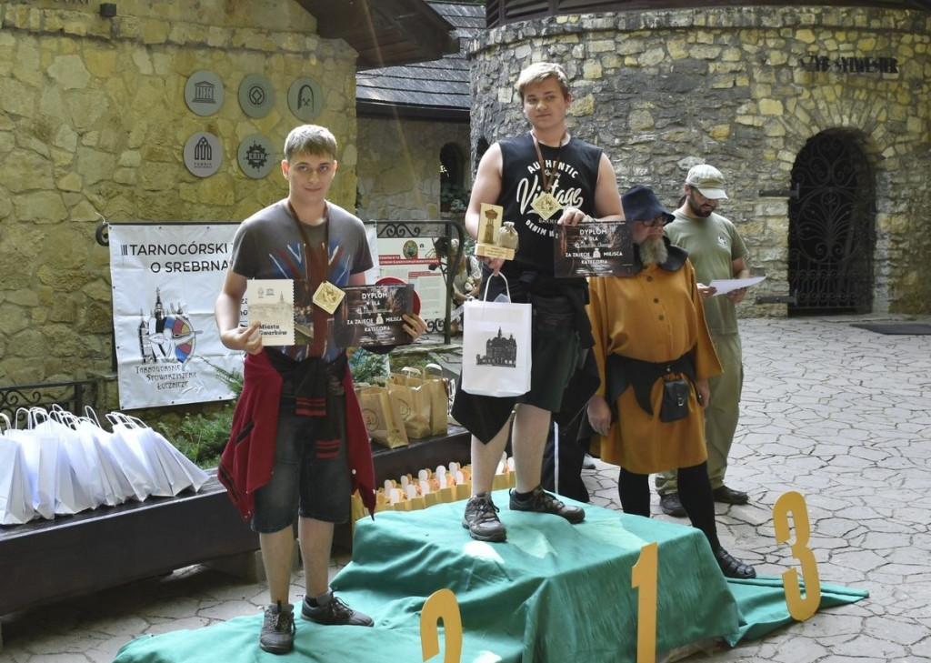 Tarnowskie Góry. Łucznicy w parku Repeckim [FOTO]