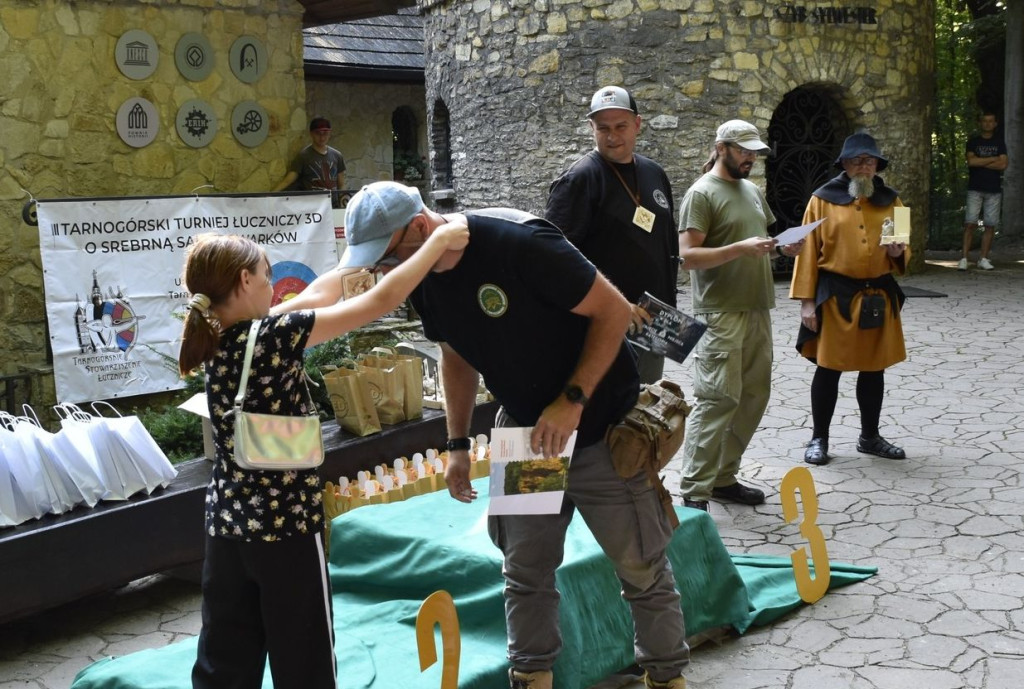 Tarnowskie Góry. Łucznicy w parku Repeckim [FOTO]