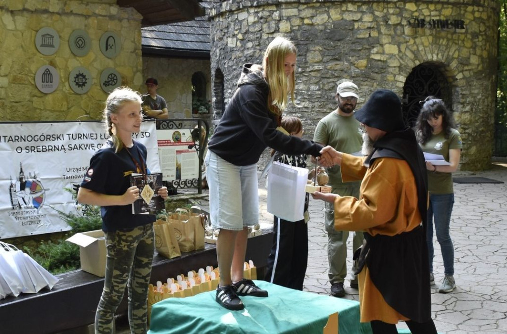 Tarnowskie Góry. Łucznicy w parku Repeckim [FOTO]