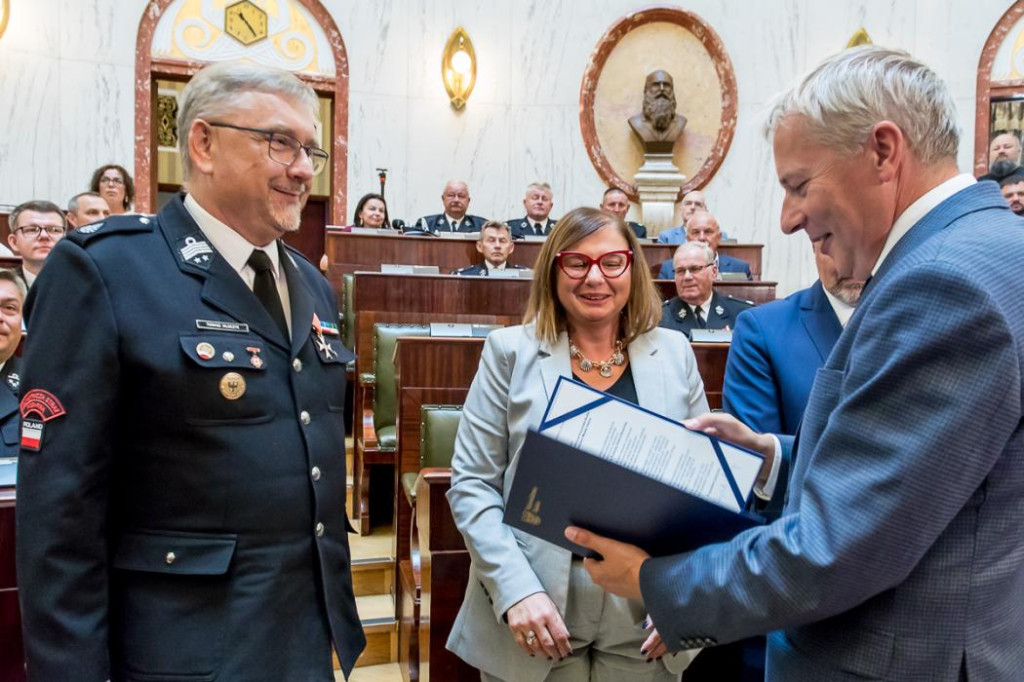 Powiat tarnogórski. Pieniądze na wozy dla druhów