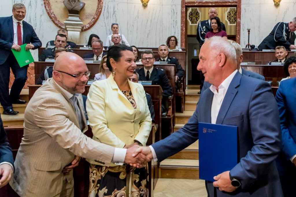 Powiat tarnogórski. Pieniądze na wozy dla druhów