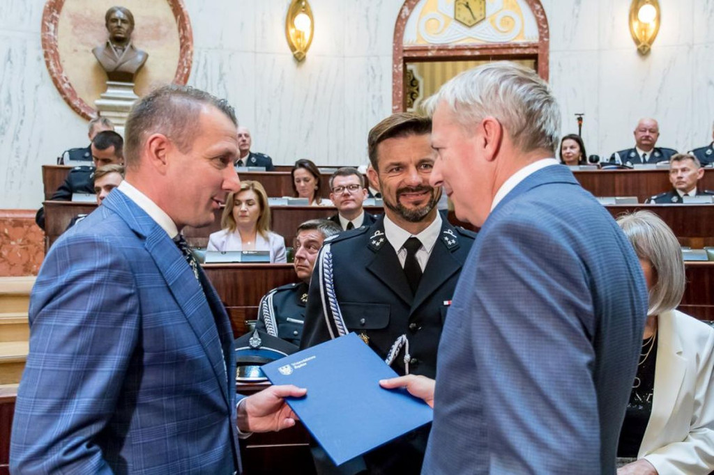 Powiat tarnogórski. Pieniądze na wozy dla druhów