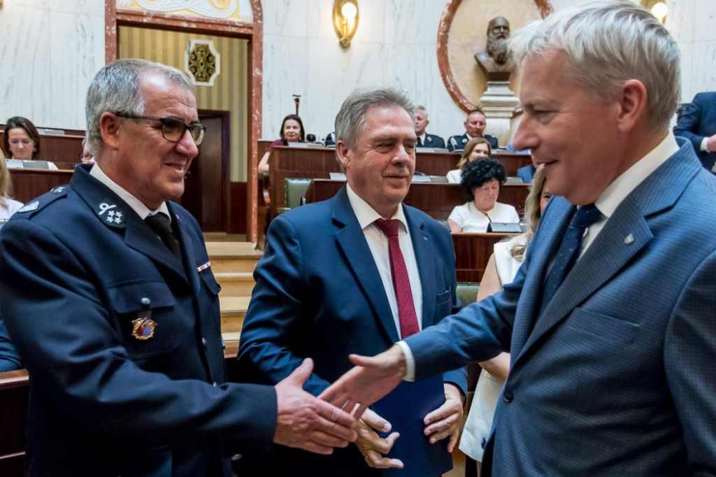 Powiat tarnogórski. Pieniądze na wozy dla druhów