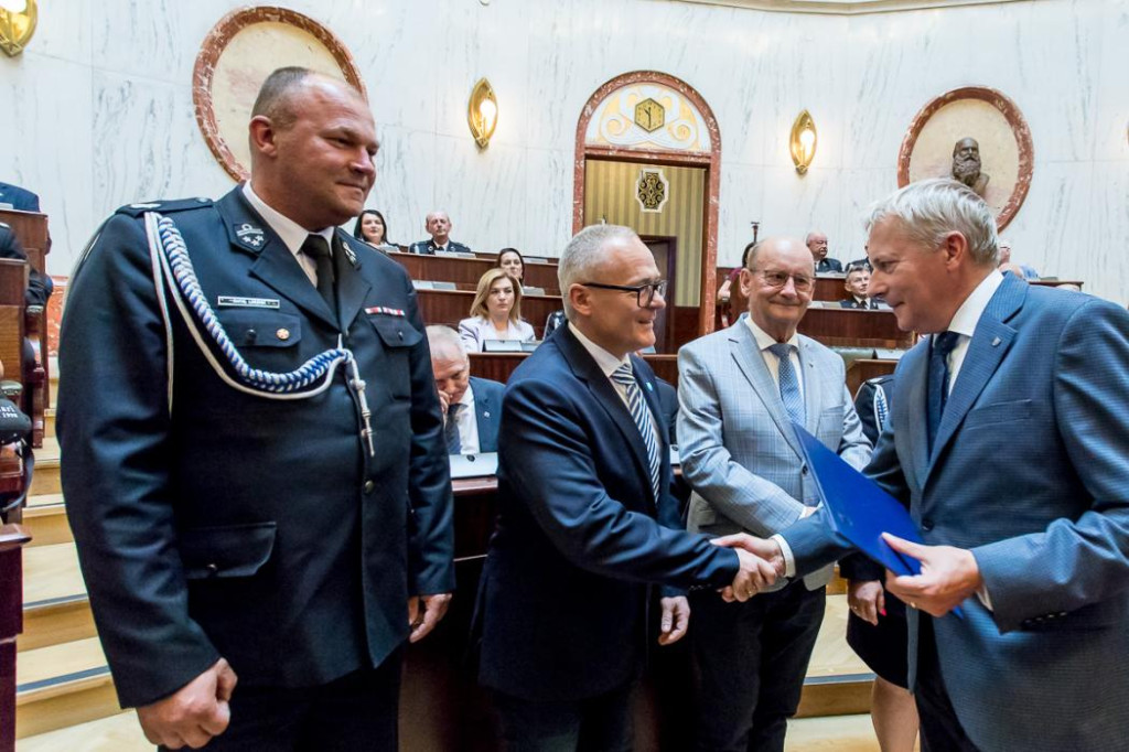 Powiat tarnogórski. Pieniądze na wozy dla druhów