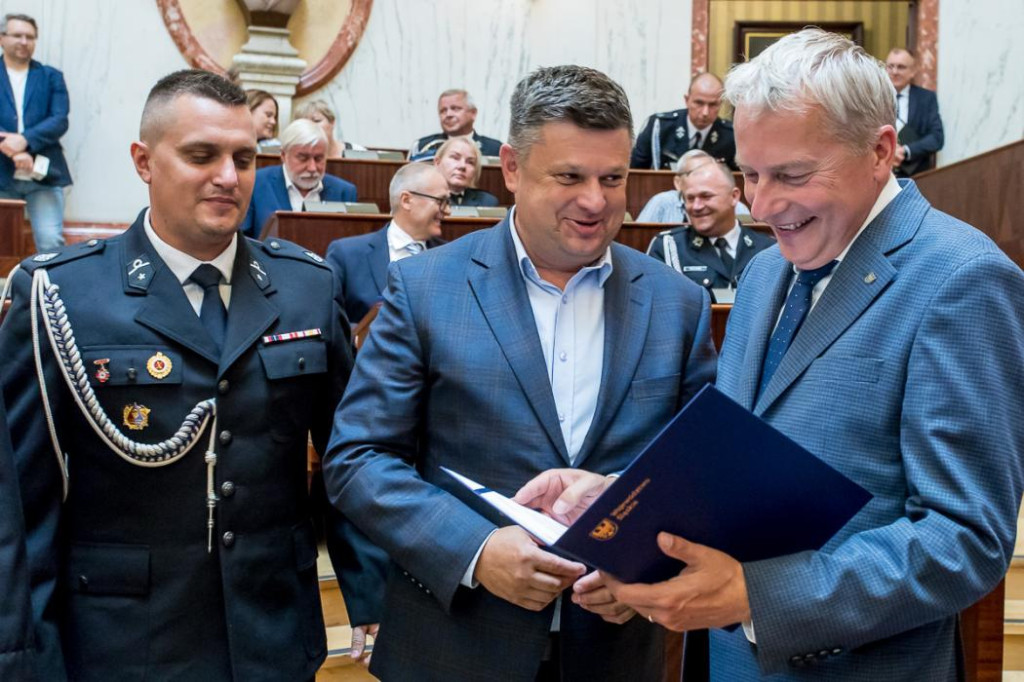 Powiat tarnogórski. Pieniądze na wozy dla druhów